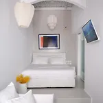 Chiara Mykonos